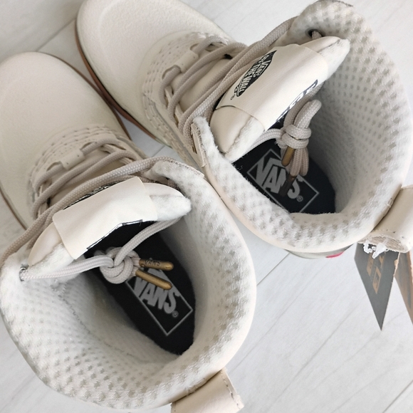 VANS NEW Standard Mid Snow MTE Boots Vintage White - Picture 7 of 11